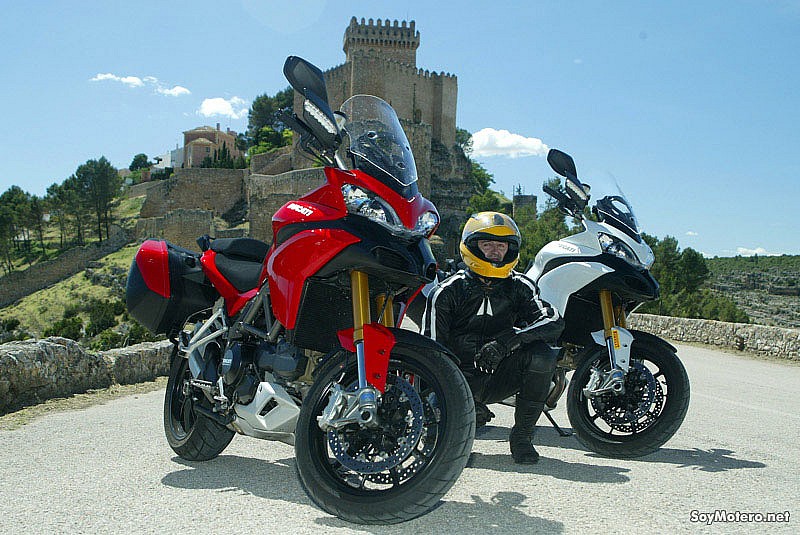 Ducati Multistrada 1200 S Touring - roja y blanca