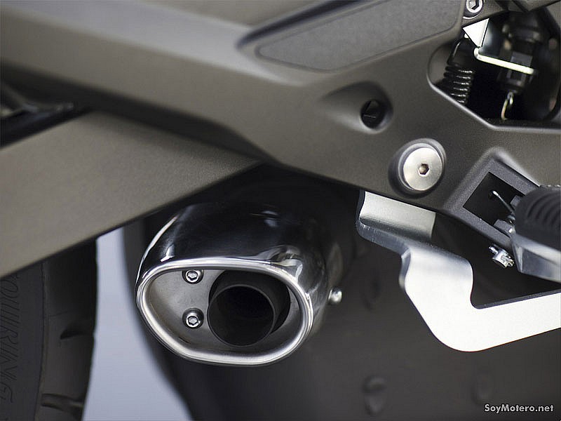 Prueba Yamaha XJ6 - Silencioso