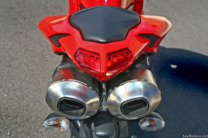Prueba Ducati 848 Evo - Detalle colín trasero