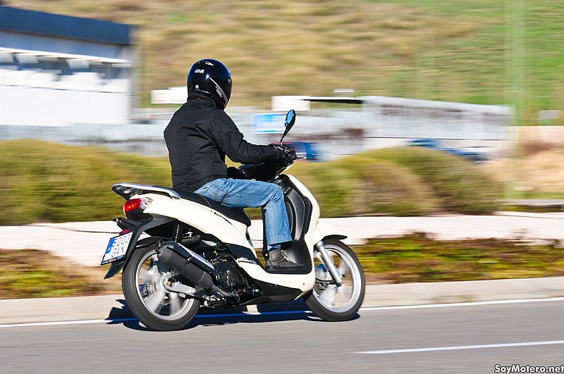 Prueba Peugeot Tweet 125 - Un scooter perfecto para moverse por la ciudad