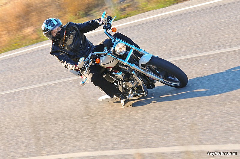 Prueba Harley-Davidson XL883L SuperLow 2011: 53 cv