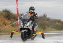 Kymco Super Dink 300i ABS: sobre mojado se muestra impresionante