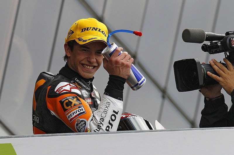 Marc Márquez cierra su mala racha y sube a lo más alto del podio en su primera de Moto2