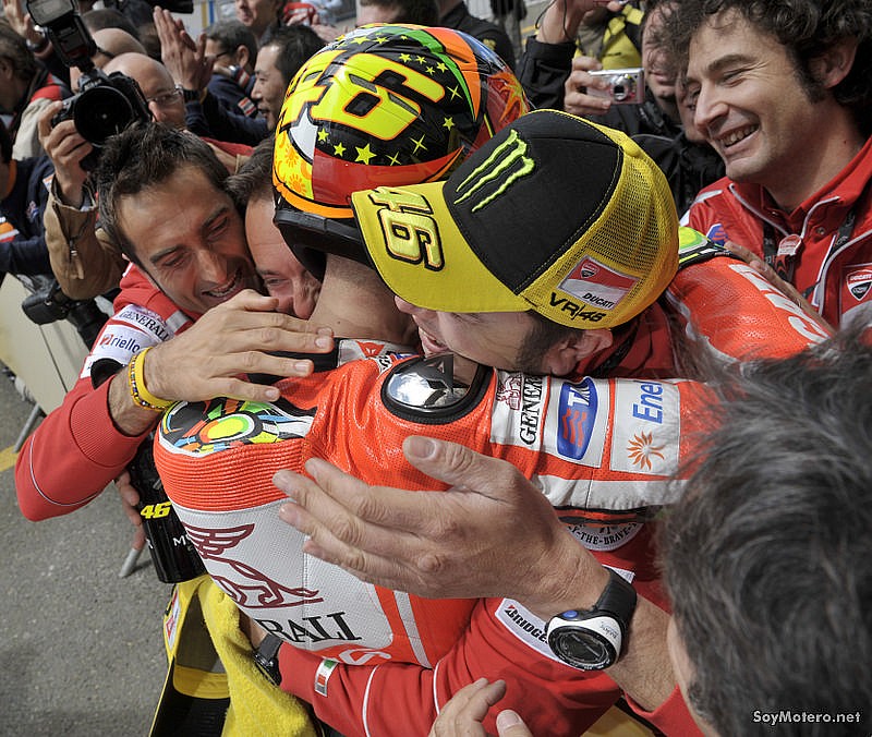 Valentino Rossi estrena podio con la Ducati GP11