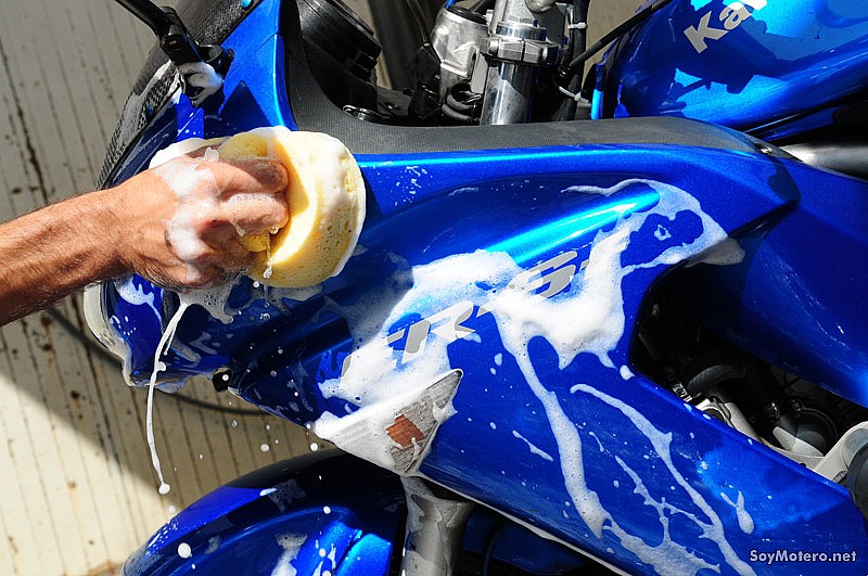 Lavar la moto: 10 aspectos para tener en cuenta