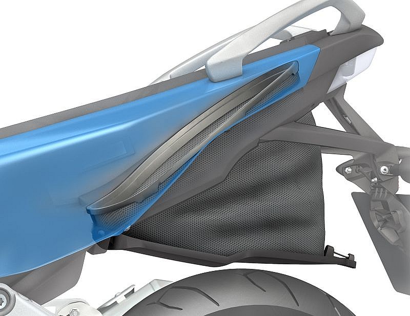 El BMW C 600 Sport cuenta con el sistema flexcase para alojar un segundo casco integral en parado 