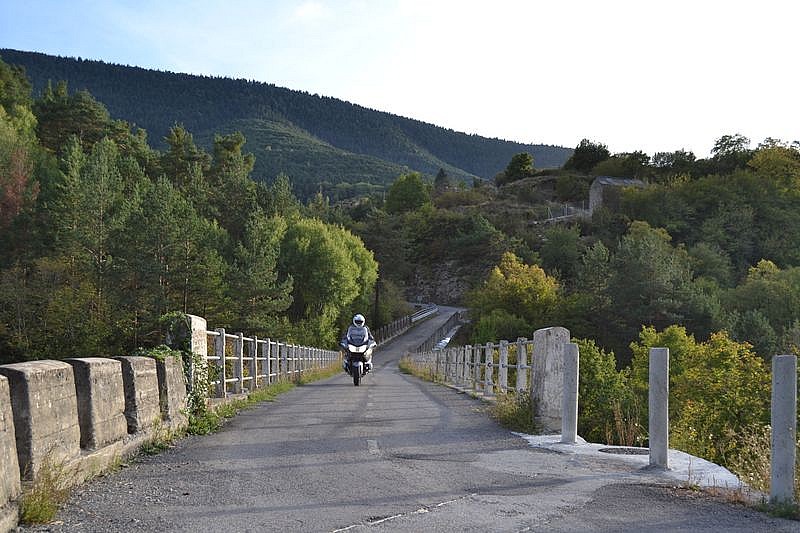 Ruta con BMW R 1200 RT: Puente de Yesero