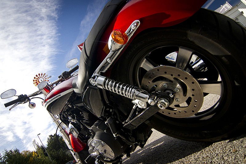 Harley Davidson ha actualizado su Sportster XL 1200 con la nueva versión CA para 2013