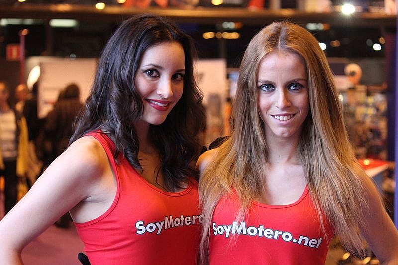 Las azafatas de SoyMotero.net celebraron los 5 años de la web en el salón MotoMadrid 2013