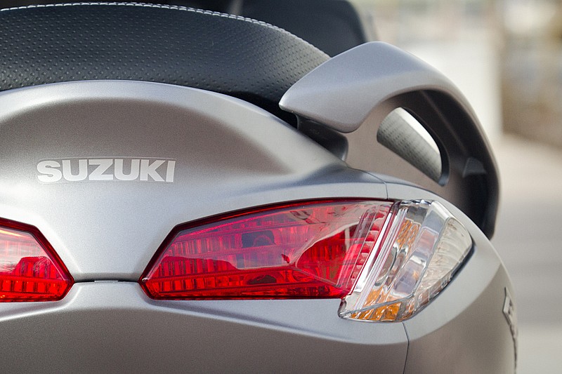 Óptica trasera de la Suzuki Burgman 125 2014