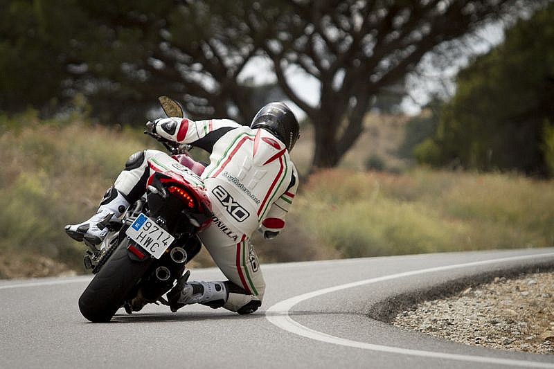 La Ducati Monster 1200 S puede ser todo lo agresiva que tú quieras
