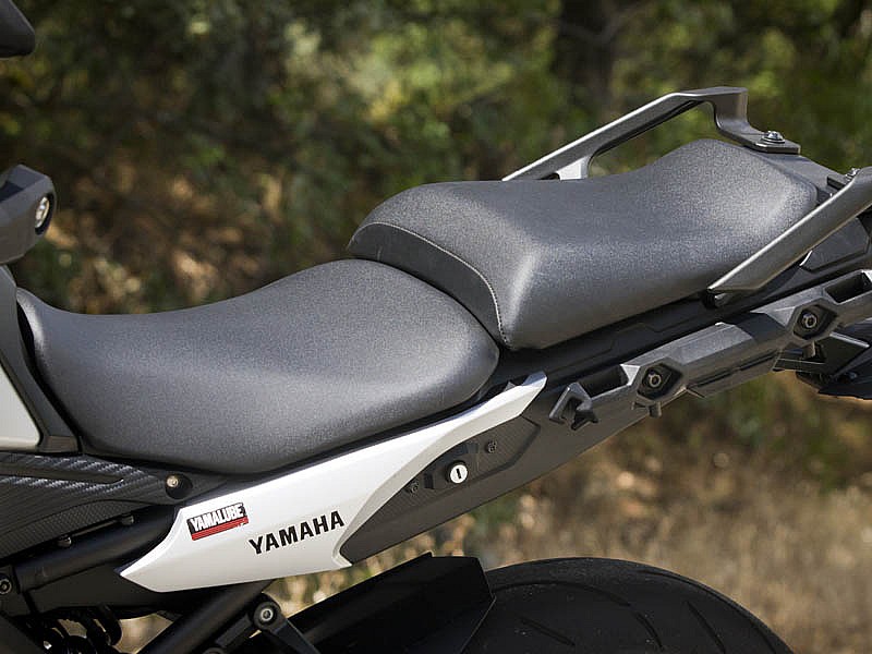 El asiento de la Yamaha MT-09 Tracer está pensado para su uso a dúo