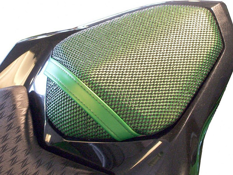 Tejido polipiel antideslizante para asiento de moto