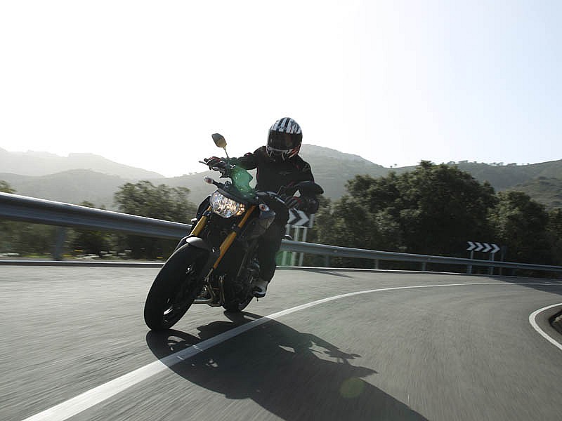 La Yamaha MT 09 2016 es una moto realmente efectiva y con un rendimiento brillante