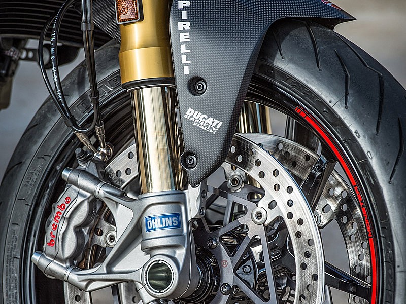 Frenos, suspensión y guardabarros delantero, tres características de la Ducati Monster 1200 S 2017