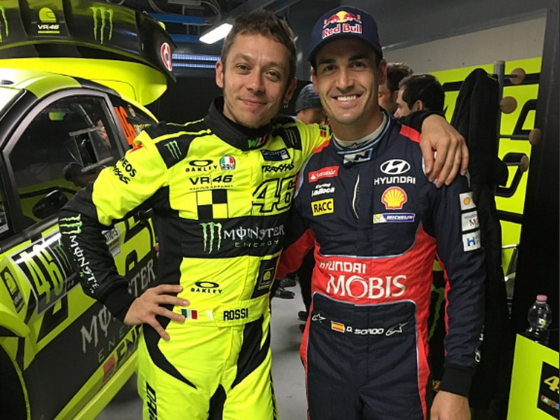 Imagen de la primera toma de contacto de Lorenzo con Ducati