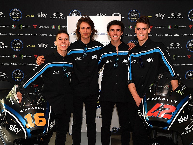 Los pilotos del Sky Racing Team VR46 Andrea Migno, Nicolò Bulega, Pecco Bagnaia y Stefano Manzi