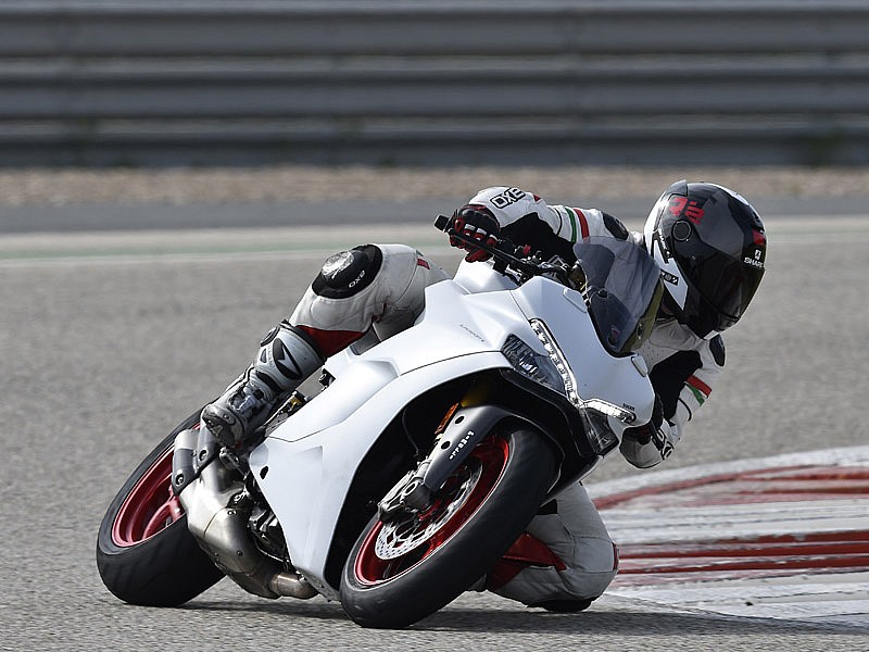 La presentación internacional dinámica de la Ducati Supersport S tuvo lugar en el Circuito de Monteblanco (Huelva)