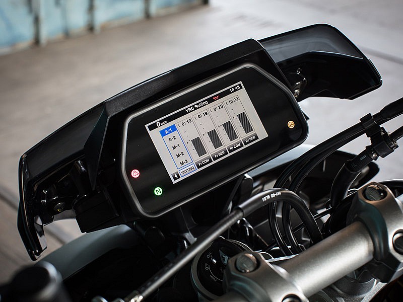 Cinco modos de funcionamiento de la suspensión electrónica en la Yamaha MT-10 SP