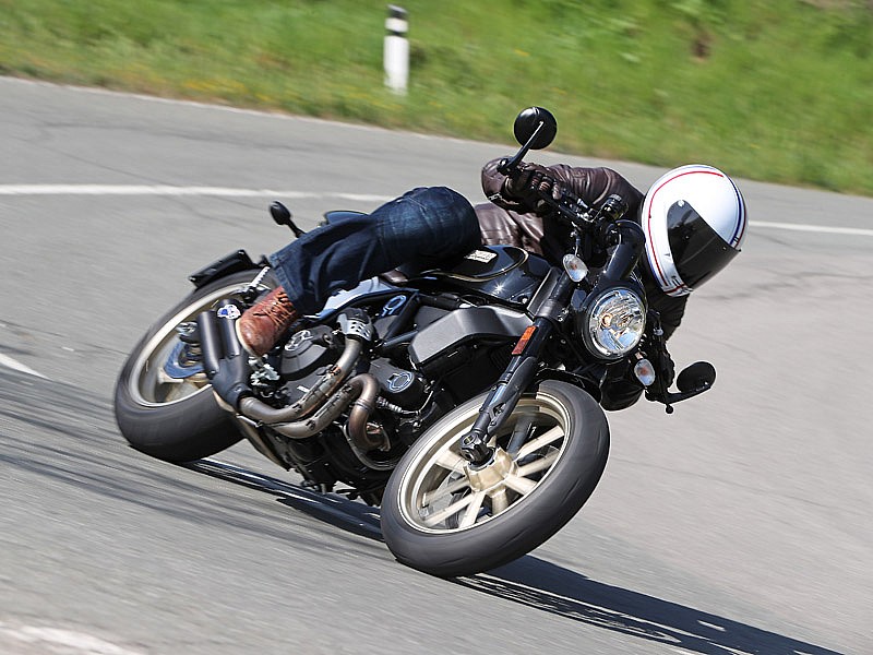 El peso declarado lleno de la Ducati Scrambler Cafe Racer es de 188 kg
