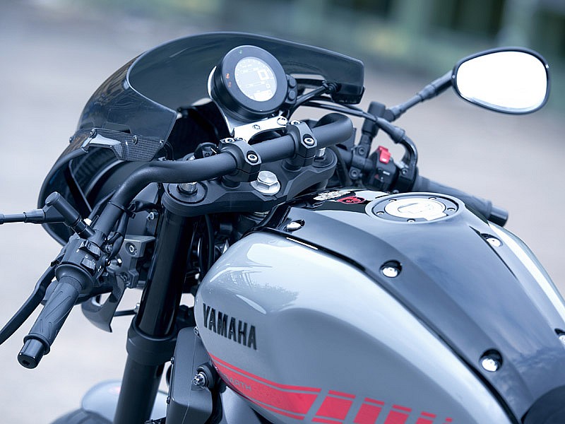 El manillar de la Yamaha XSR900 Abarth es uno de sus rasgos distintivos