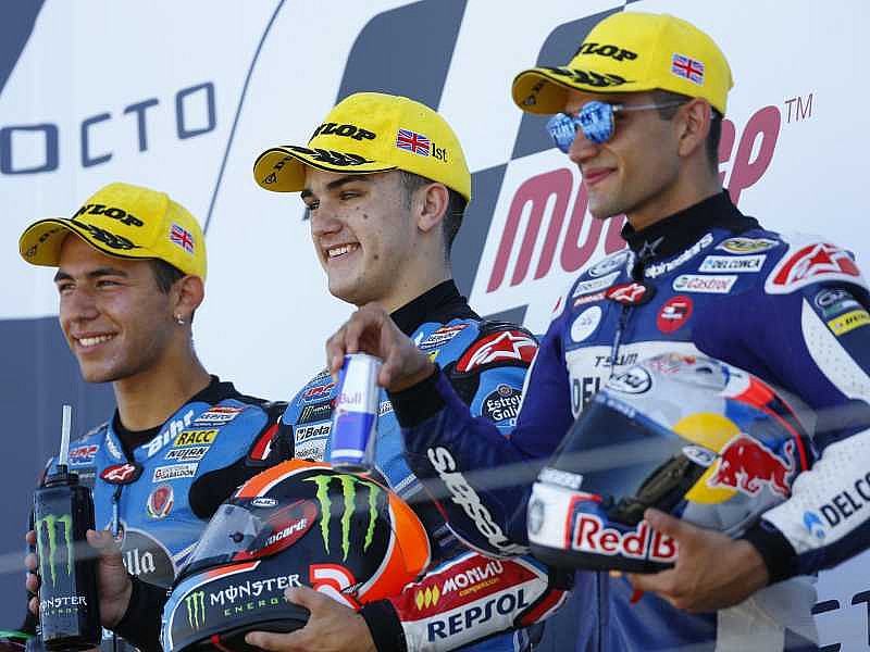 Canet se llevó la victoria en Moto3