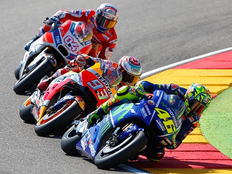 Rossi y Márquez volvieron a luchar en MotorLand