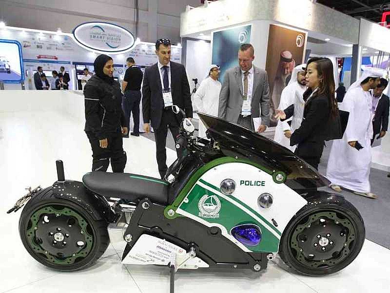 Moto eléctrica de la policía de Dubai