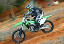 La Kawasaki KX450F cuenta con un motor que no para de empujar