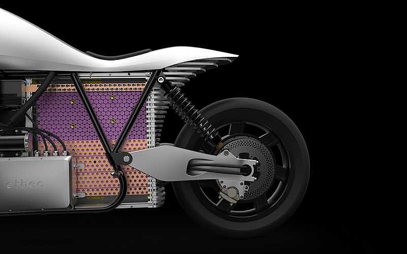 Ethec, la moto eléctrica que produce energía