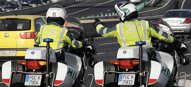 Guardia civil en moto