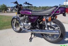 Kawasaki H2C 750 de 1975 - trasera