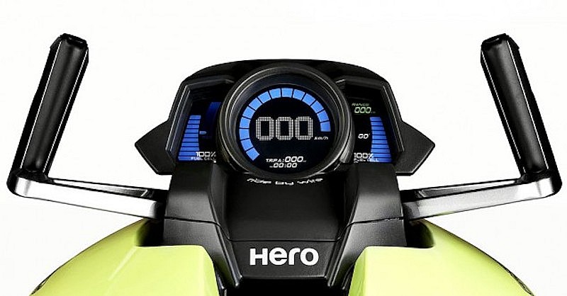 Cuadro de mandos futurista de la Hero Ion