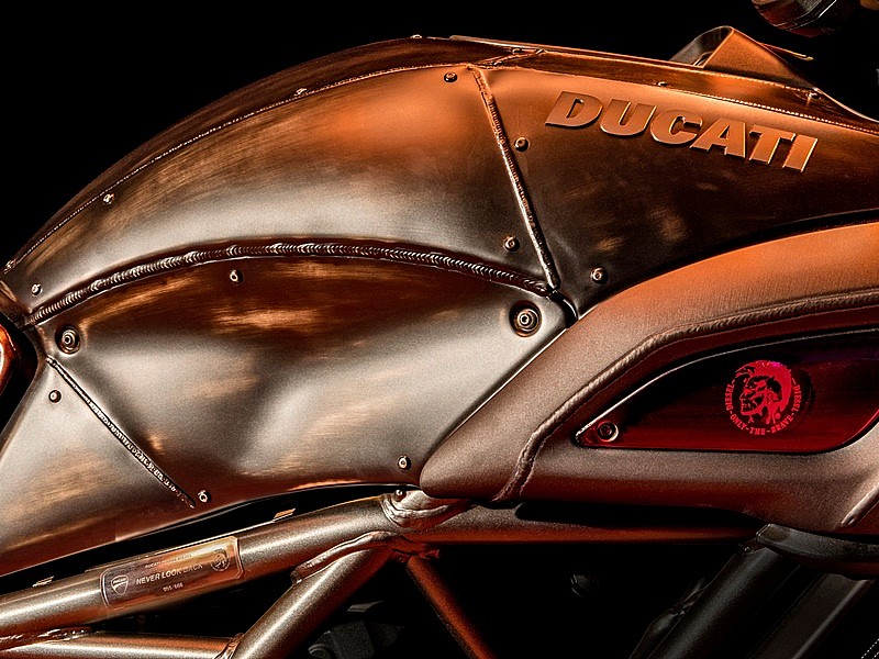 Ducati Diavel Diesel - depósito