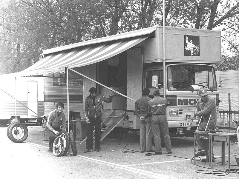 Equipo de montaje de Michelin en 1976.