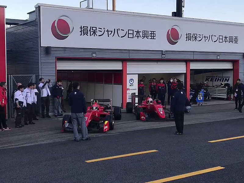 Pedrosa y Márquez prueban un F3 del campeonato japones 