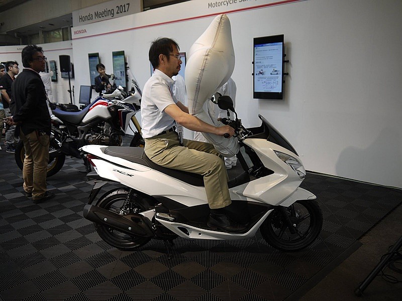 Airbag Honda para scooters - despliegue