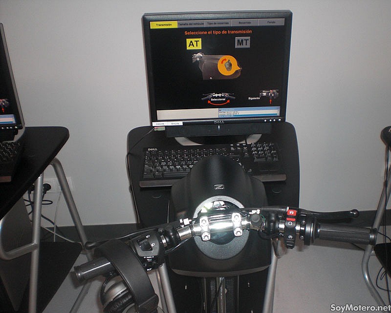 Simulador virtual de conducción de Honda en las isnatalaciones del HIS