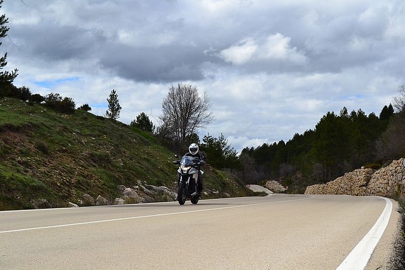 Prueba en ruta Honda Crosstourer: buen asfalto y buena ruta (Cuenca)
