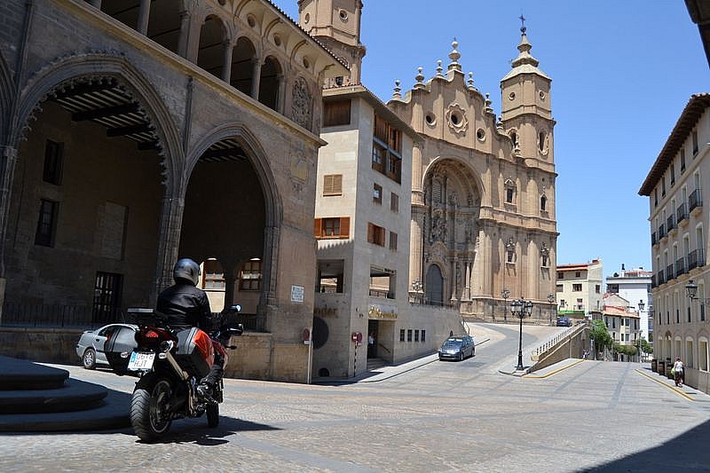Ruta Triumph Tiger 1050: centro histórico de Alcañiz