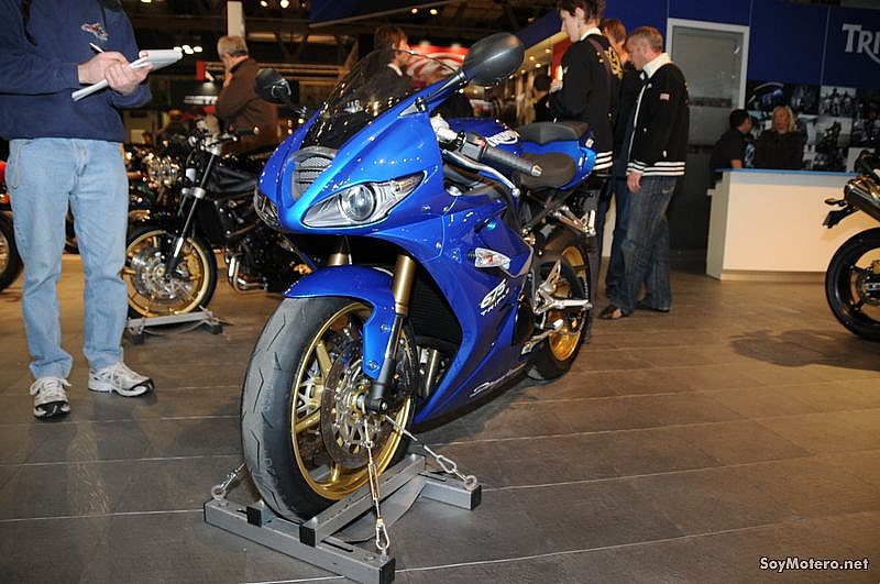Triumph Daytona 675 2010 EICMA - Azul Caspian