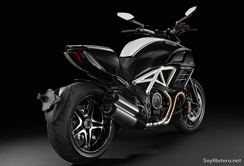 Ducati Diavel AMG Special Edition, decoración Blanco Diamante AMG
