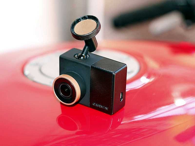 La cámara Garmin Dash Cam 55 tiene 3,7 MP