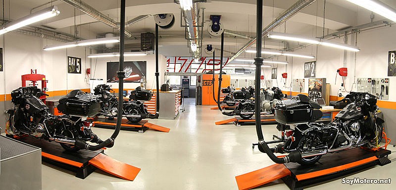 Harley-Davidson University Sant Cugat del Vallès, panorámica boxes de trabajo