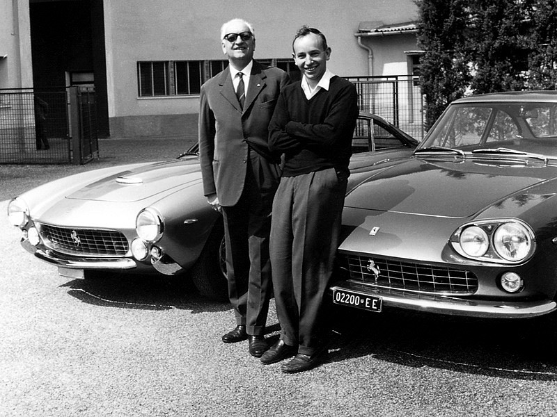 John Surtess con Enzo Ferrari