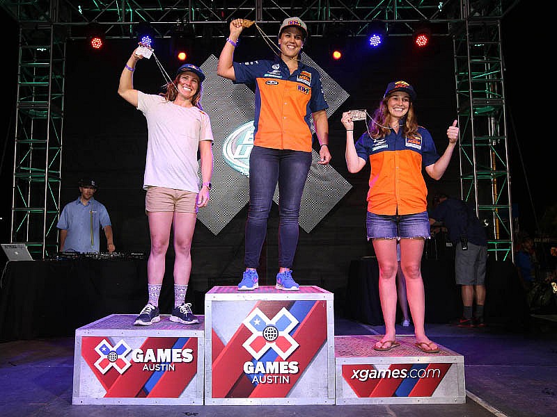 Podio de los X-Games de Austin 2015, con Laia Sanz en lo más alto.
