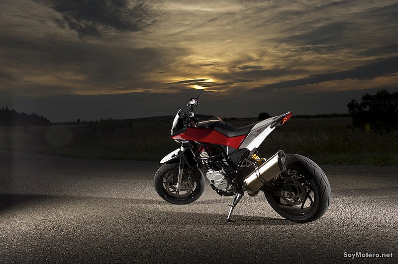 Husqvarna Nuda 900R: Diseño italiano