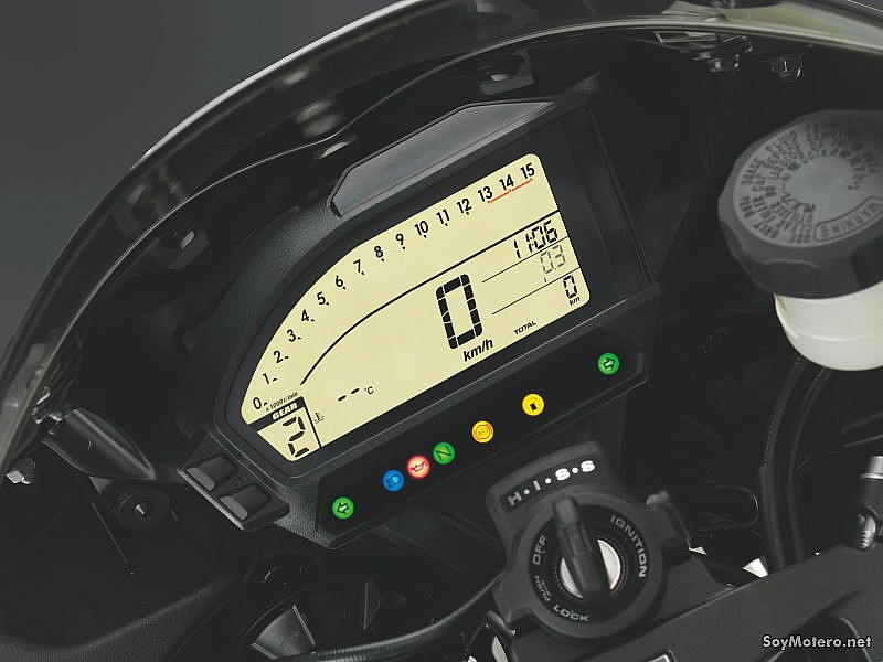 Nueva Honda CBR1000RR Fireblade 2012: pantalla LCD