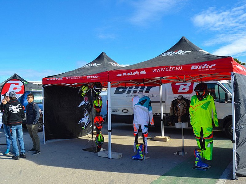 Showroom itinerante de Bihr en el Campeonato de España de Motocross