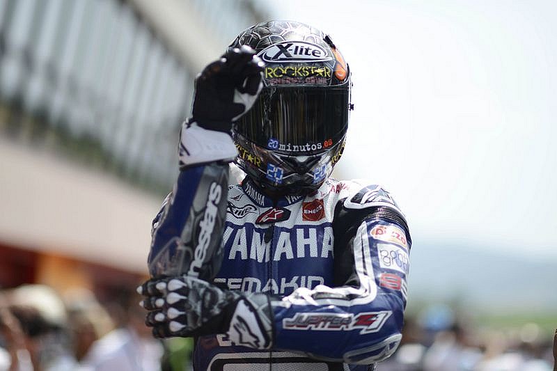 Jorge Lorenzo celebrando su victoria en la categoría de MotoGP del GP de Italia 2012